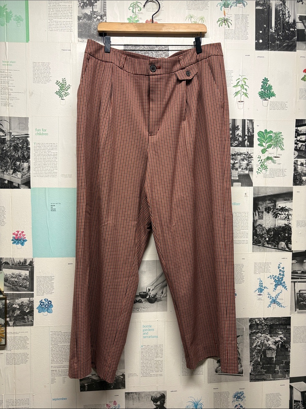a new day Plaid High-Waist Trousers in Brown and Black